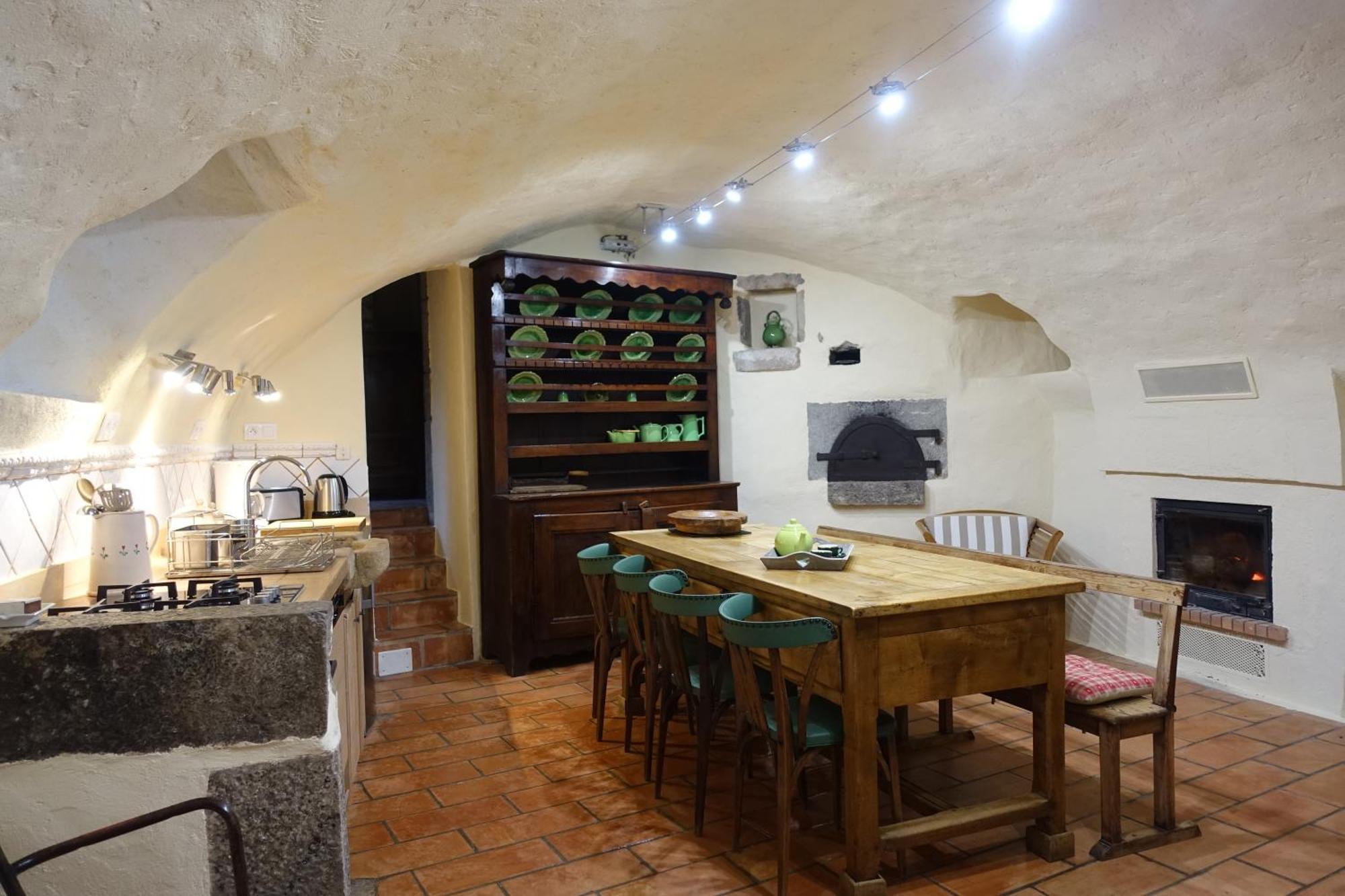 Roulottes Et Cabanes De Saint Cerice โวกุเว ภายนอก รูปภาพ